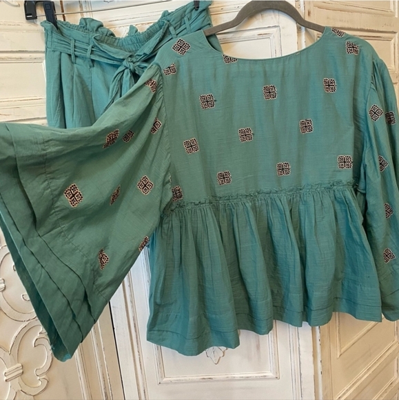 Adorable Free People Shorts Set - Picture 5 of 7